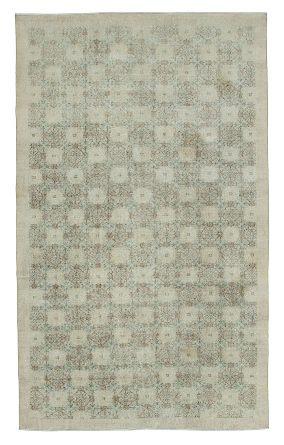 6' 2'' x 10' 2'' Beige Bohemian Rug