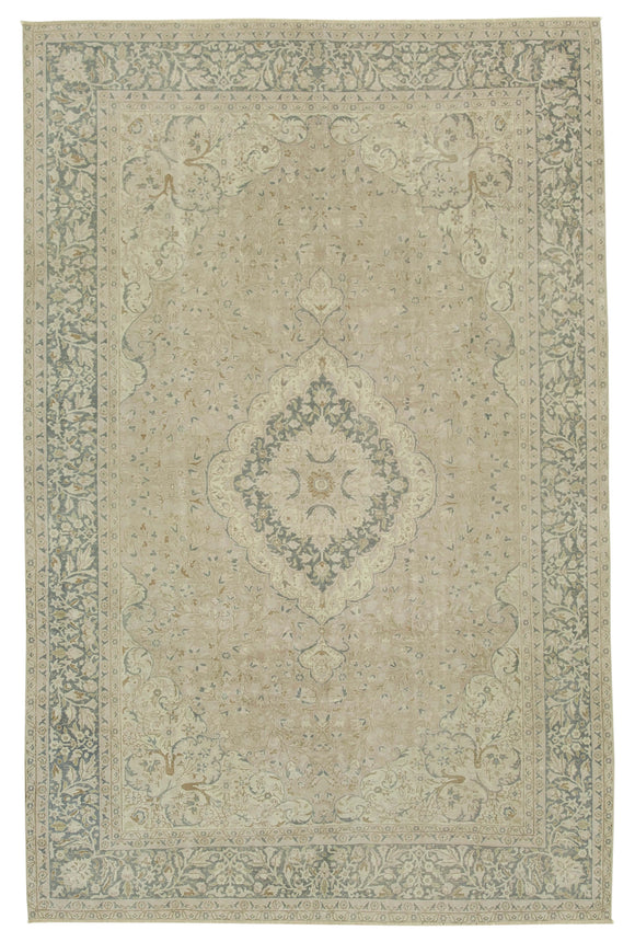 6' 7'' x 10' 1'' Hand-Knotted Turkish Vintage Rug