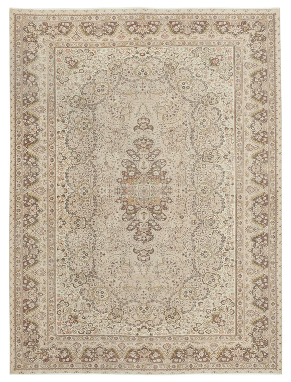 7' 1'' x 9' 6'' Hand-Knotted Vintage Rug