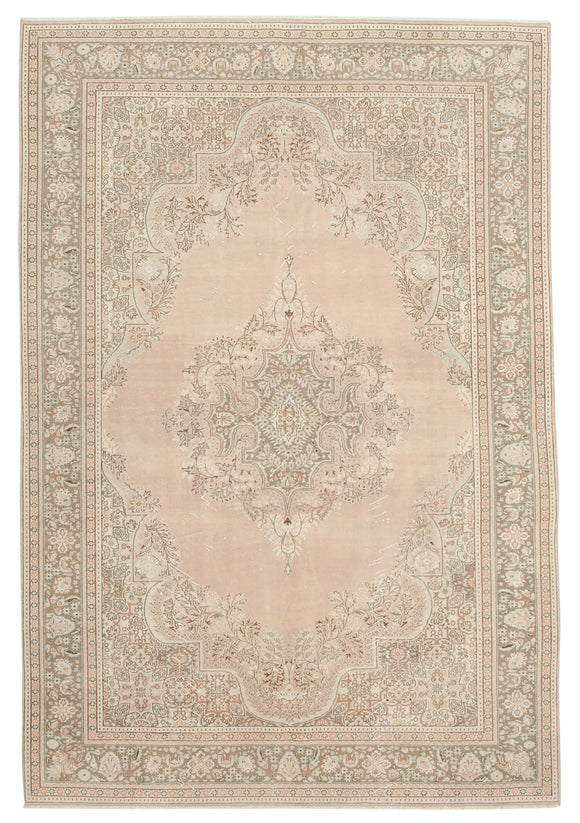 6' 9'' x 10' Hand-Knotted Vintage Turkish Rug