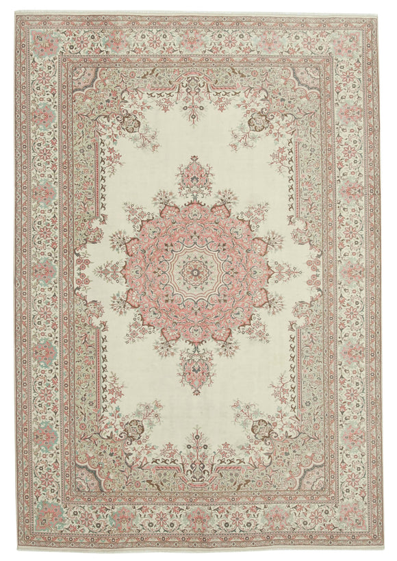 6' 9'' x 9' 10'' Hand-Knotted Vintage Turkish Rug