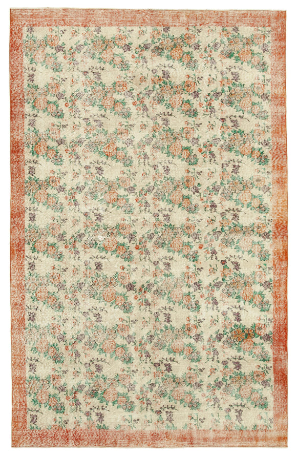 6' 8'' x 10' 6'' Beige Vintage Rug