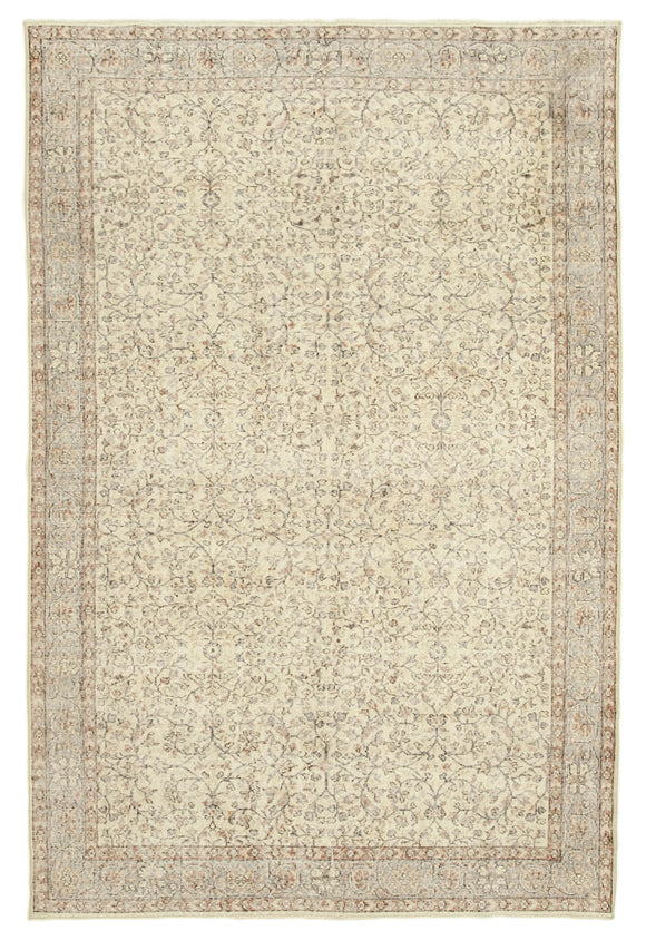 6' 11'' x 10' 4'' Handmade Vintage Rug