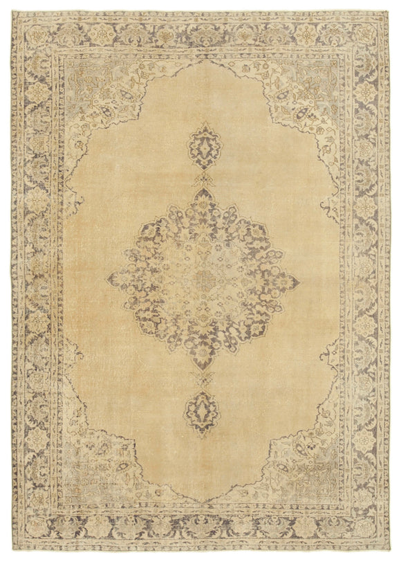 6' 8'' x 9' 6'' Turkish Vintage Rug