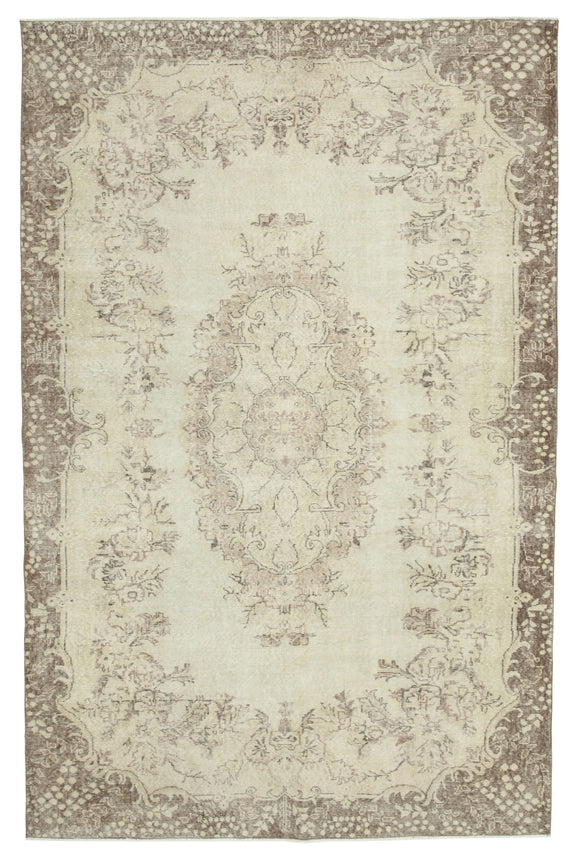 6' 9'' x 10' 2'' Handmade Turkish Vintage Rug