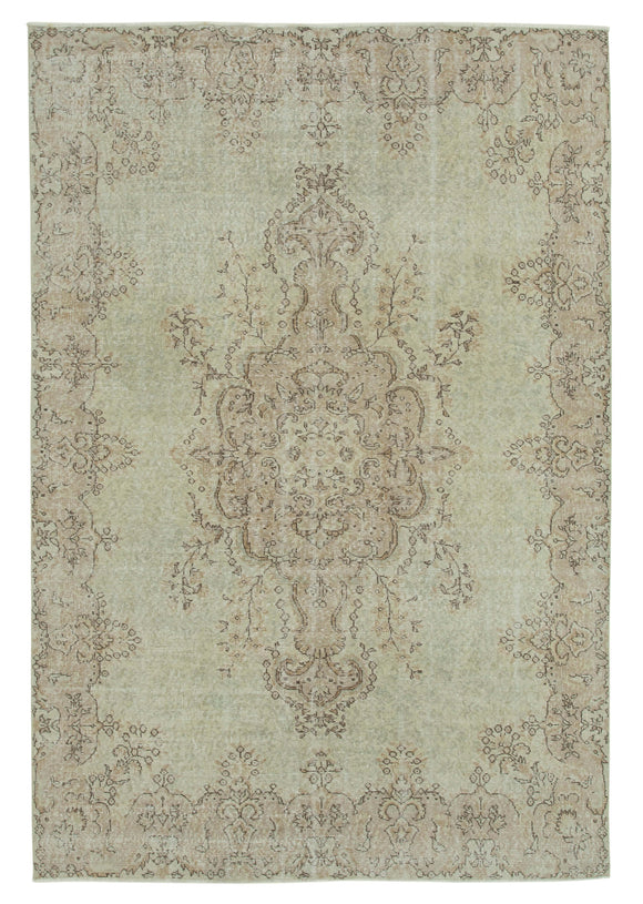 6' 10'' x 9' 10'' Handmade Turkish Vintage Rug
