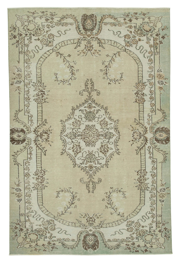 6' 4'' x 9' 8'' Handmade Turkish Vintage Rug
