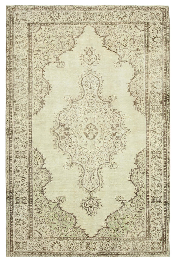 6' 3'' x 9' 8'' Handmade Turkish Vintage Rug