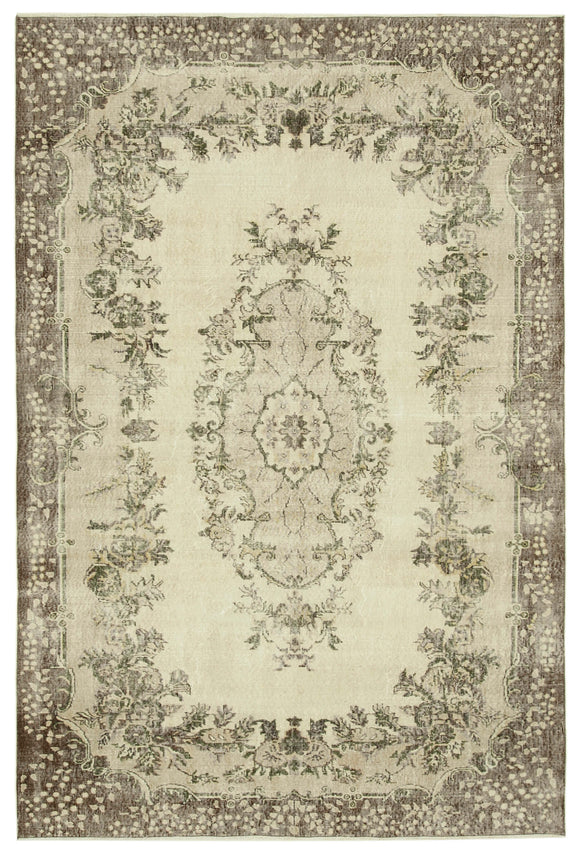 6' 10'' x 10' 2'' Hand-Knotted Turkish Vintage Rug