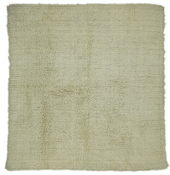 6' 10'' x 7' 5'' Vintage Tulu Rug