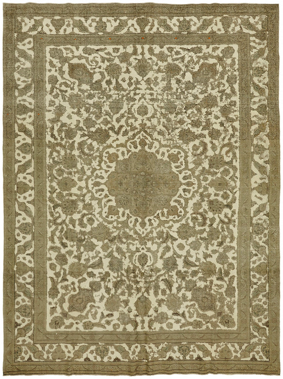 9' 10'' x 13' Vintage Hand-Knotted Rug