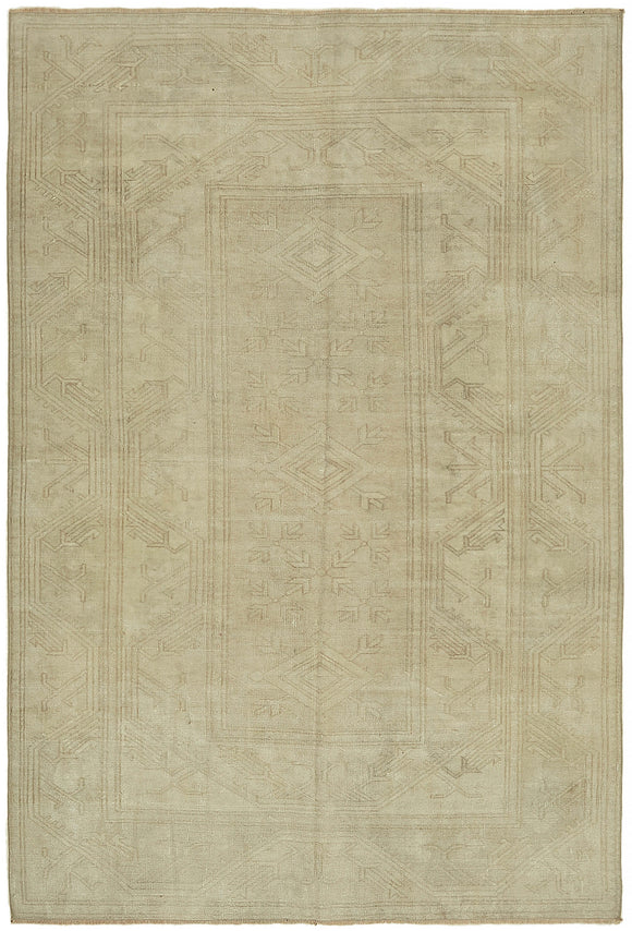 5' 1'' x 7' 7'' Hand-Knotted Anatolian Turkish Rug