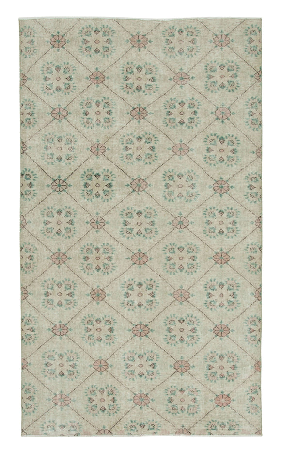 4' 10'' x 8' 4'' Beige Bohemian Rug