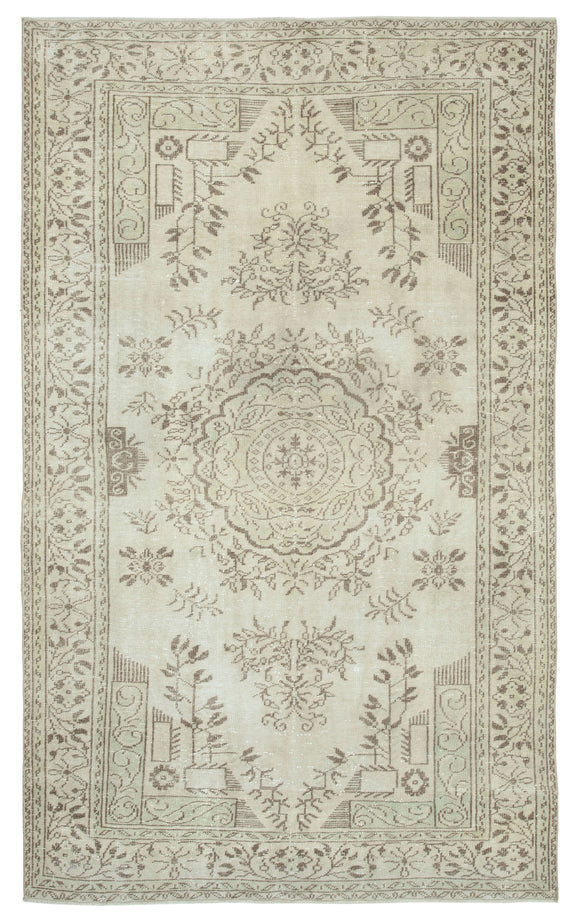 6' 3'' x 10' 1'' Vintage Turkish Rug