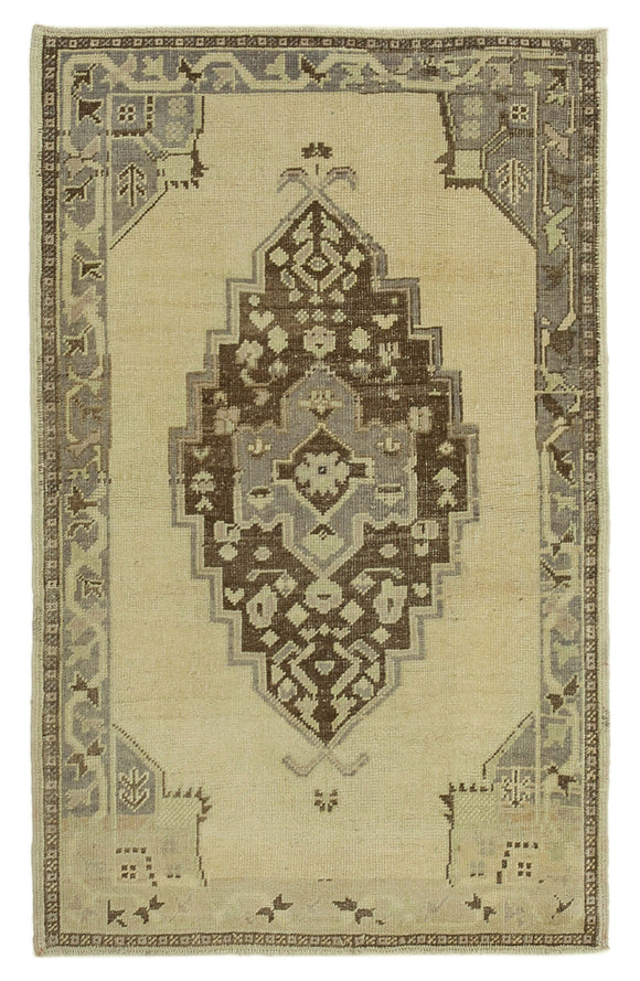 3' 4'' x 5' 4'' Handmade Vintage Area Rug