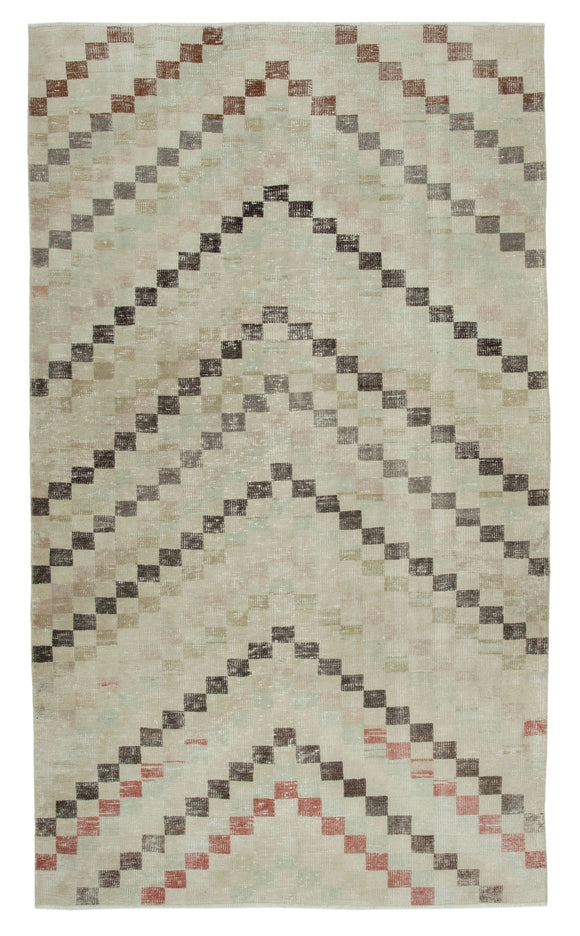 5' 3'' x 9' 1'' Beige Bohemian Rug