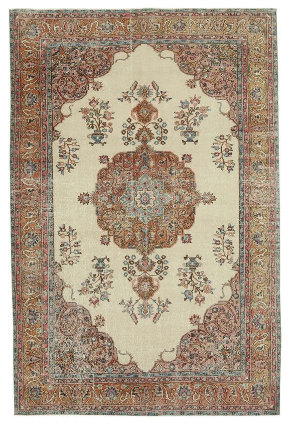 6' 3'' x 9' 7'' Beige Vintage Rug