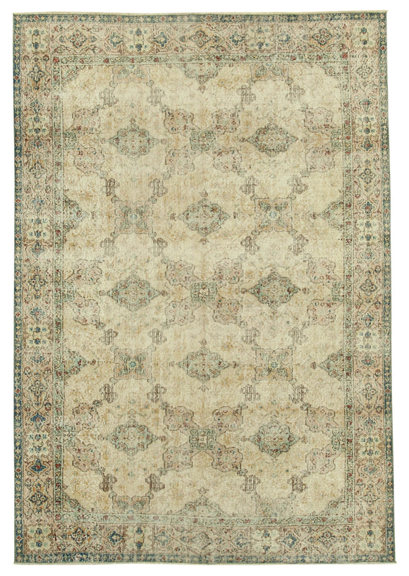 6' 8'' x 9' 6'' Turkish Vintage Rug