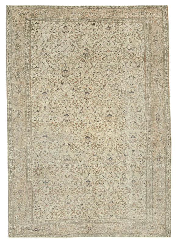 6' 6'' x 9' 3'' Beige Vintage Rug