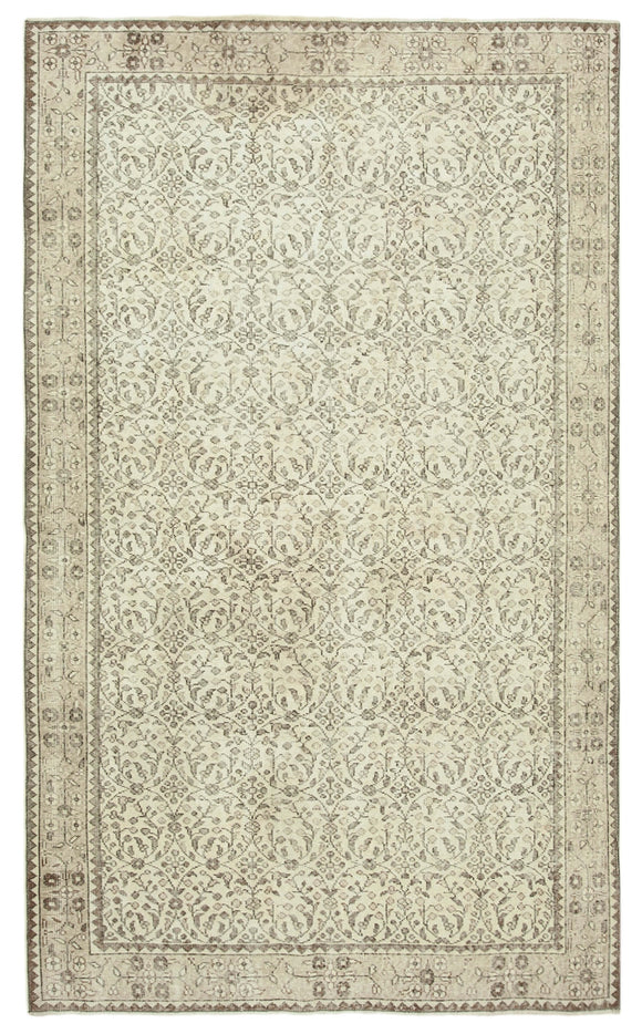 5' 7'' x 9' 4'' Beige Vintage Rug