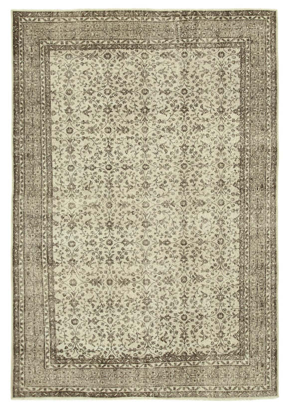 6' 9'' x 10' 2'' Handmade Beige Vintage Rug