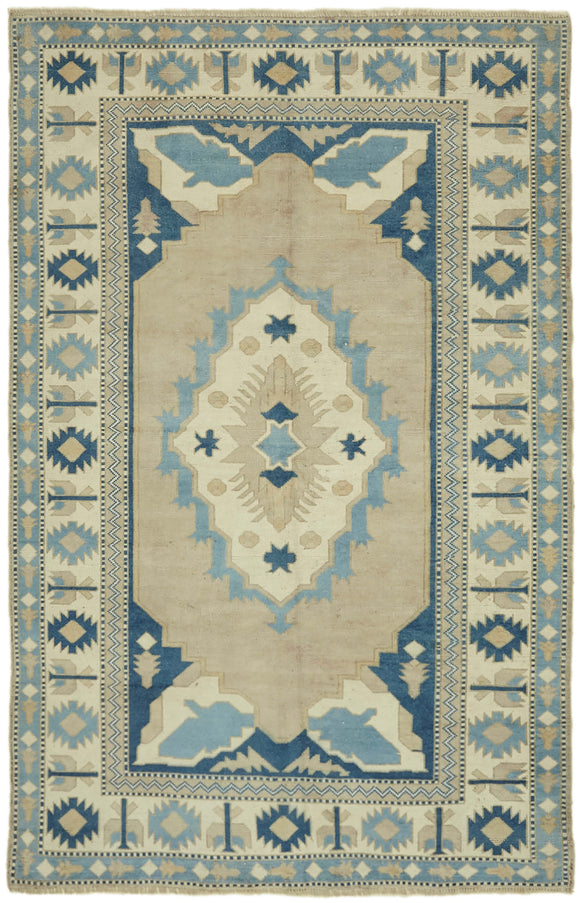 5' 7'' x 8' 5'' Handmade Small Area Rug