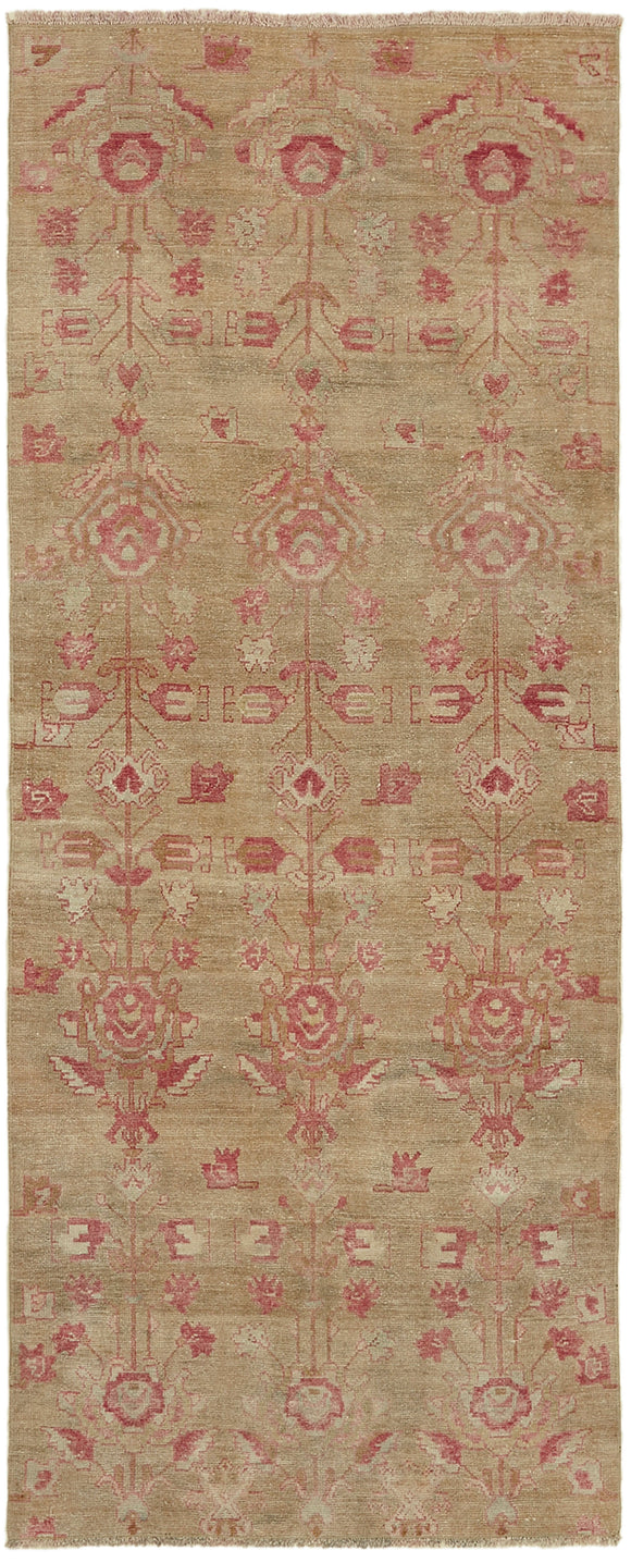 3' x 7' 5'' Beige Small Oriental Rug