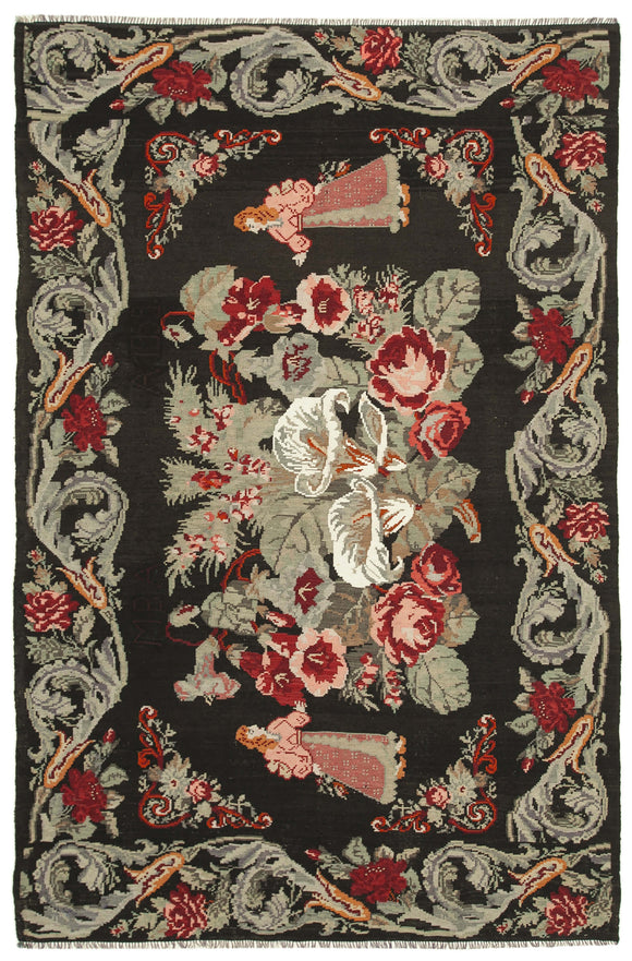 6' 4'' x 9' 7'' Vintage Moldovan Rug