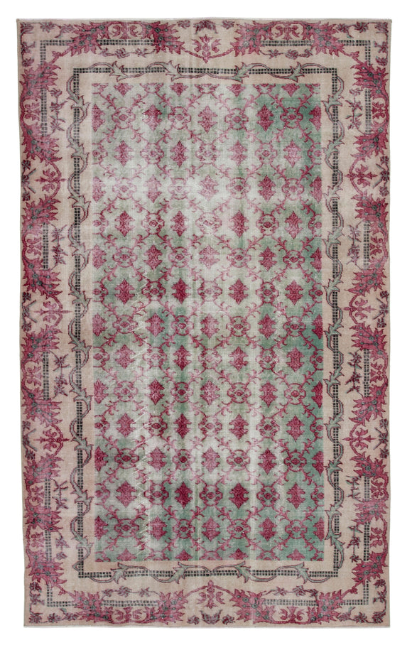 5' 5'' x 9' Hand-Knotted Turkish Boho Rug