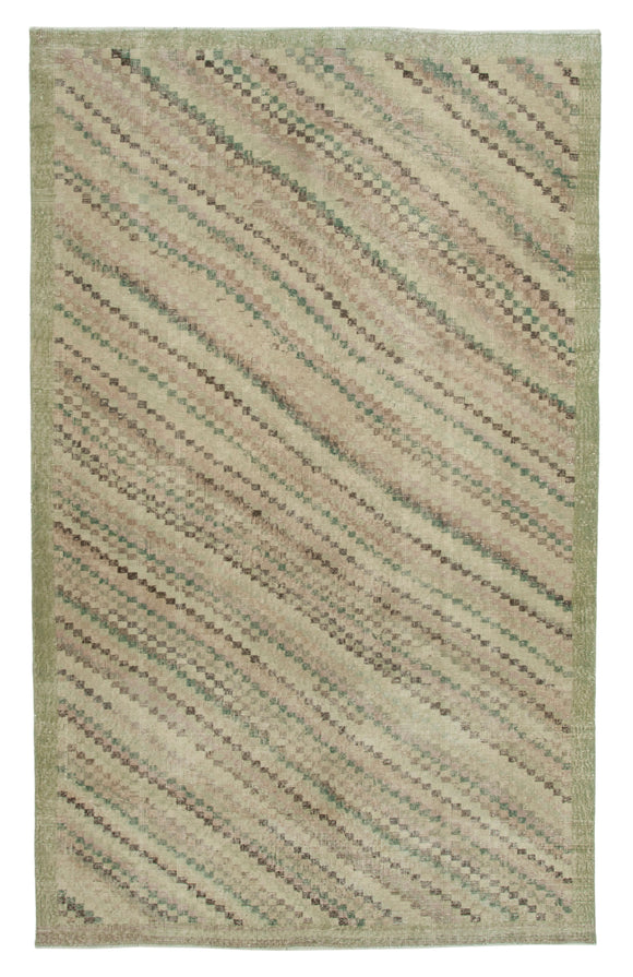 5' 8'' x 9' Hand-Knotted Turkish Boho Rug