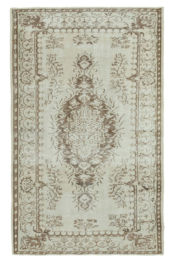 5' 1'' x 8' 2'' Handmade Turkish Vintage Rug