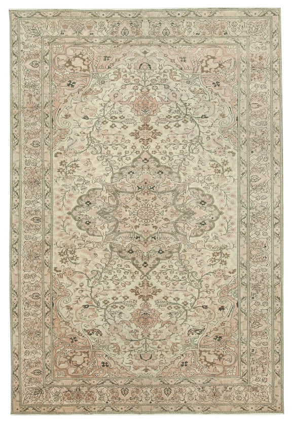 6' 6'' x 9' 8'' Turkish Vintage Hand-Knotted Rug