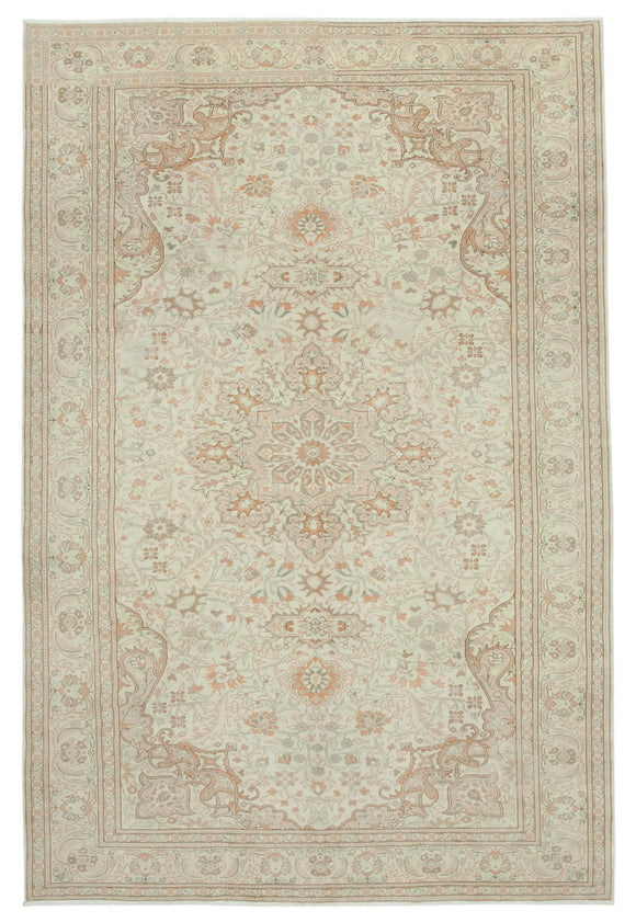 6' 6'' x 9' 10'' Turkish Vintage Hand-Knotted Rug