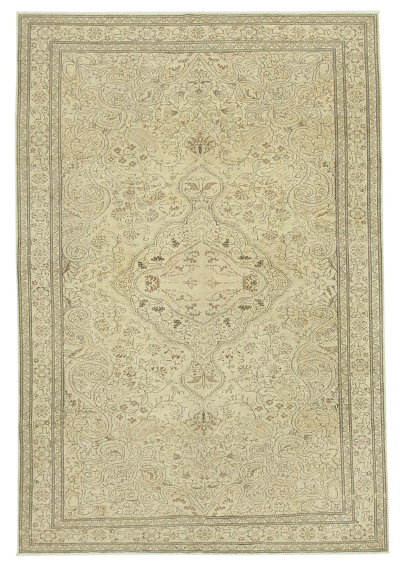 6' 6'' x 9' 10'' Turkish Vintage Hand-Knotted Rug