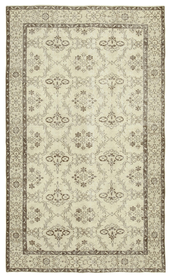 5' 4'' x 9' 1'' Handmade Turkish Vintage Rug