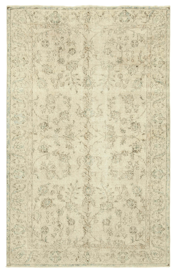 5' 1'' x 8' 1'' Hand-Knotted Turkish Vintage Rug