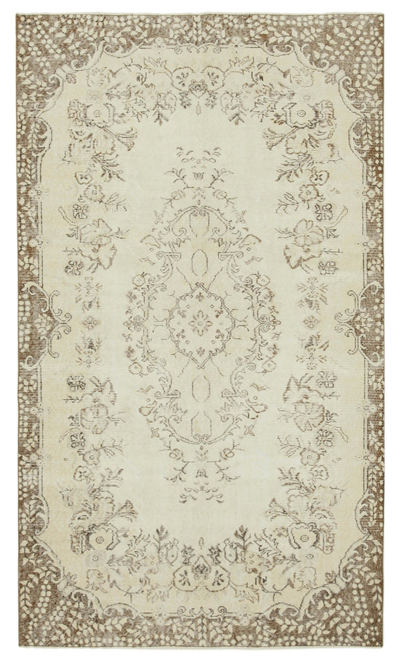 5' 7'' x 9' 6'' Hand-Knotted Turkish Vintage Rug