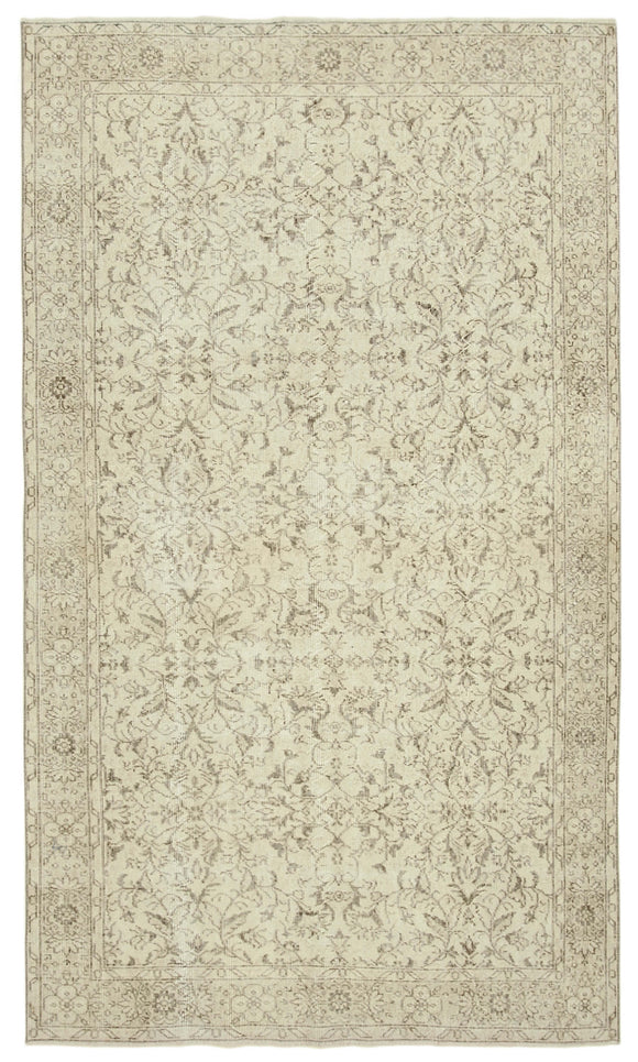 5' 5'' x 9' 3'' Hand-Knotted Turkish Vintage Rug