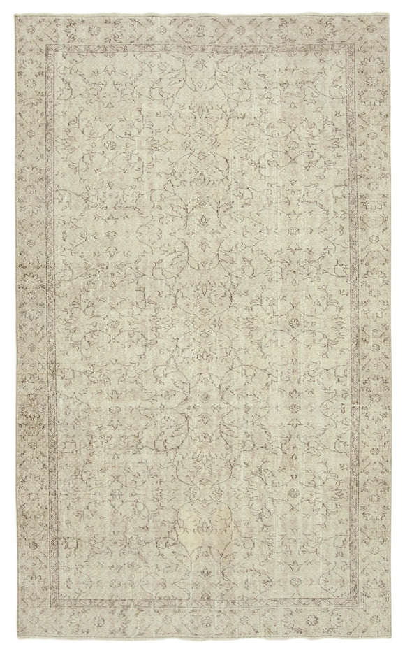 5' 6'' x 9' 3'' Hand-Knotted Turkish Vintage Rug