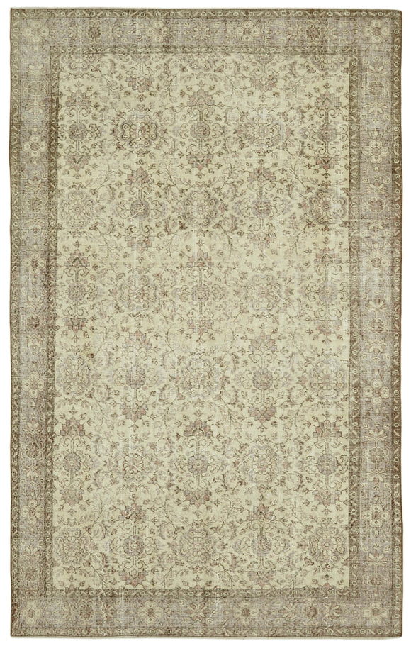 5' 10'' x 9' 5'' Hand-Knotted Turkish Vintage Rug
