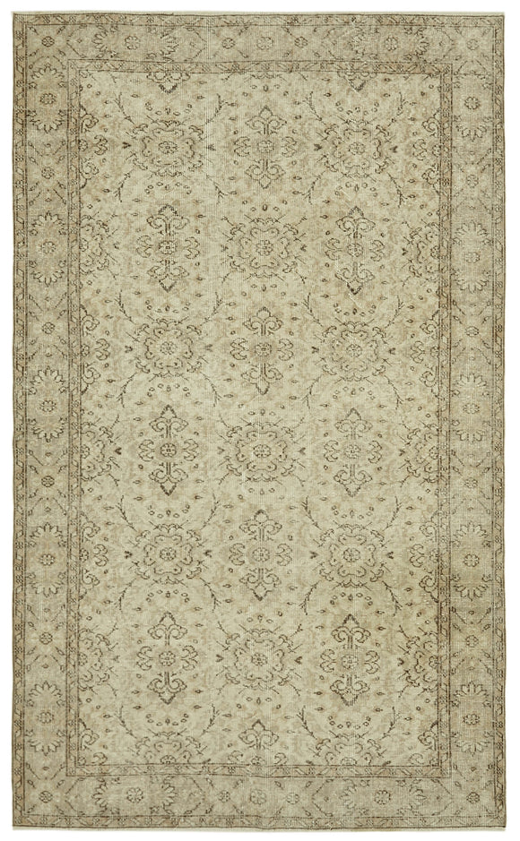 5' 6'' x 9' 1'' Hand-Knotted Turkish Vintage Rug