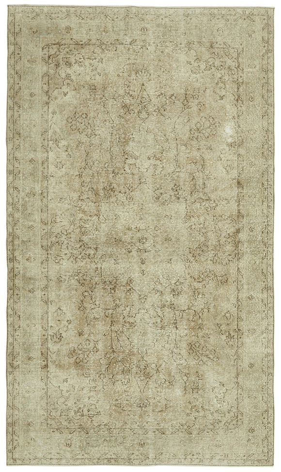 5' 3'' x 8' 8'' Hand-Knotted Turkish Vintage Rug