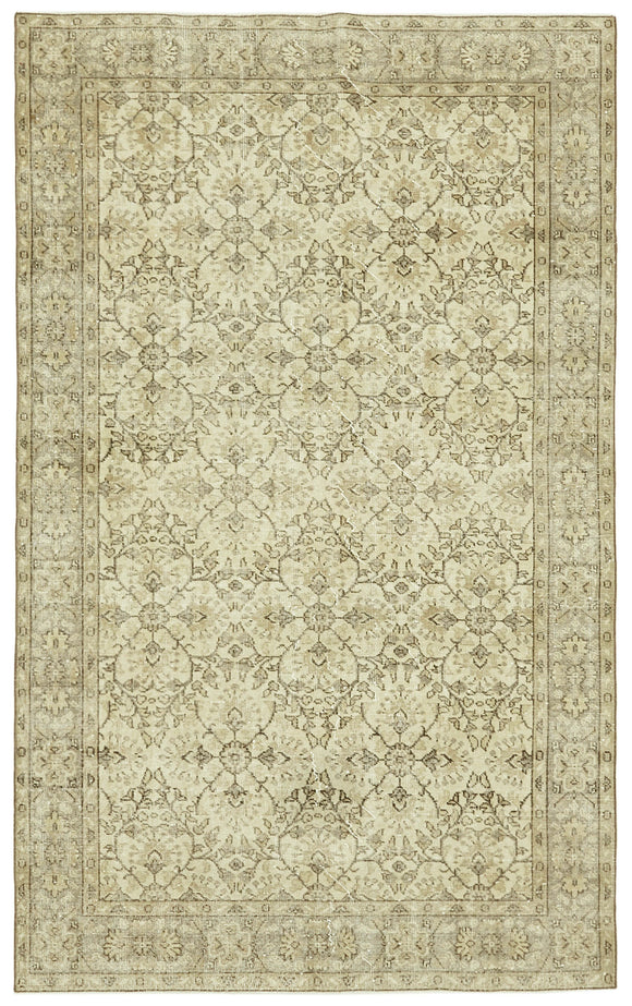 5' 6'' x 8' 8'' Hand-Knotted Turkish Vintage Rug