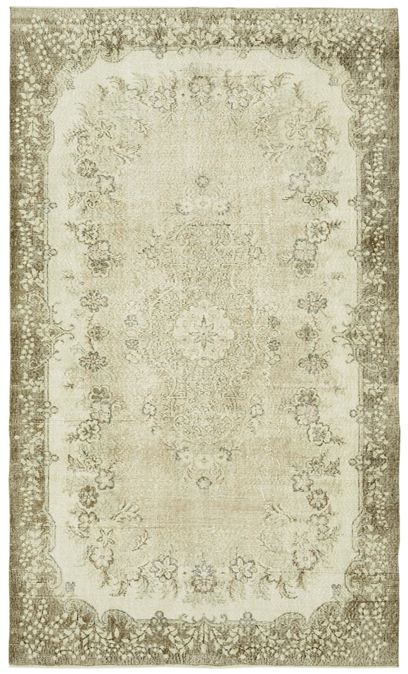 5' 9'' x 9' 7'' Hand-Knotted Turkish Vintage Rug