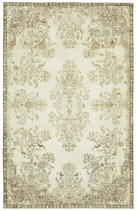 6' x 9' 4'' Hand-Knotted Turkish Vintage Rug