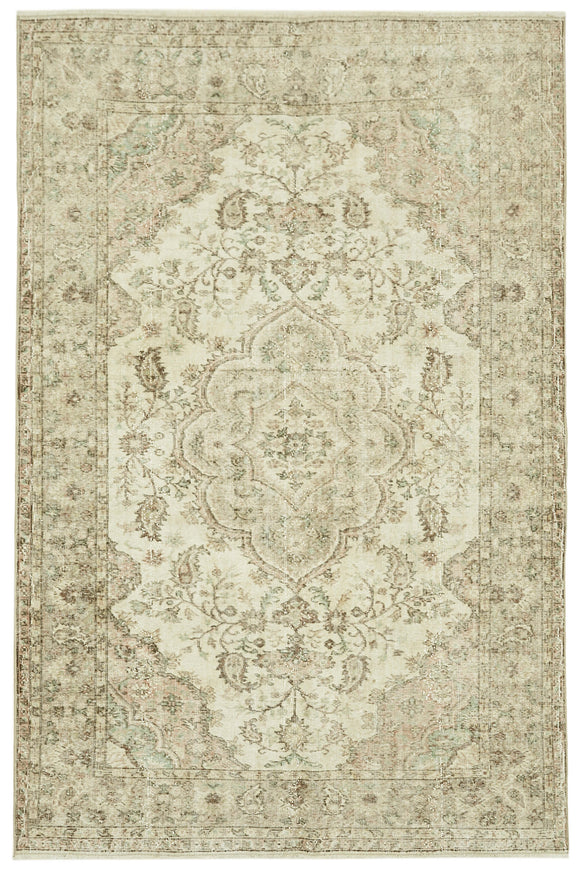 6' 4'' x 9' 5'' Hand-Knotted Turkish Vintage Rug