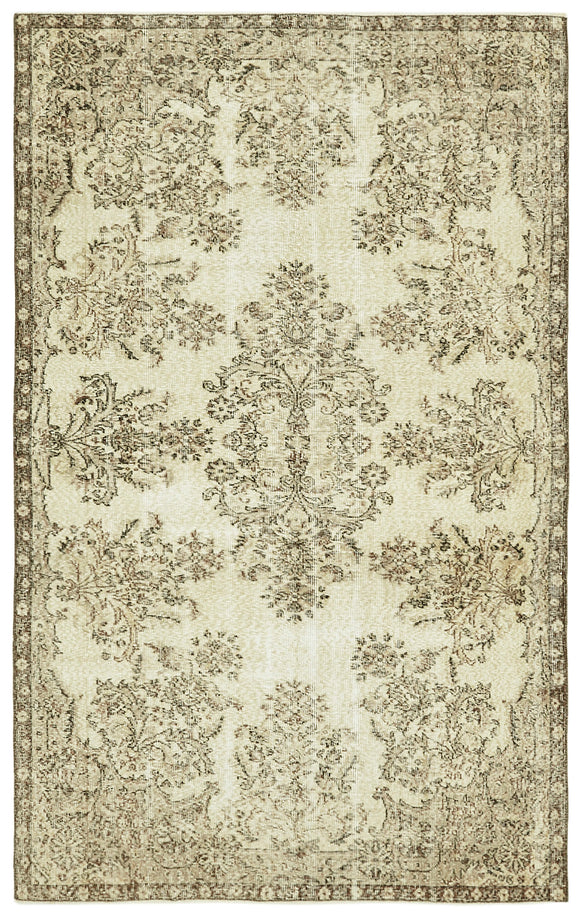 5' 3'' x 8' 4'' Distressed Vintage Rug