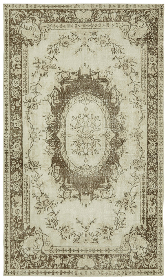 5' 10'' x 9' 9'' Hand-Knotted Vintage Rug
