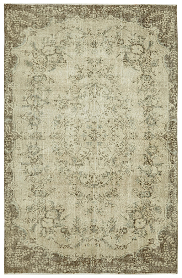 5' 8'' x 8' 9'' Hand-Knotted Vintage Rug
