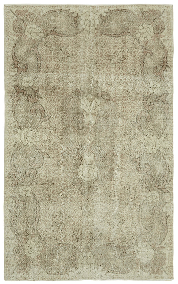 5' 5'' x 8' 8'' Hand-Knotted Vintage Rug
